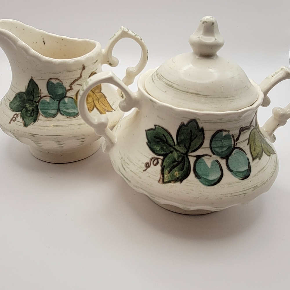 Vintage Metlox Poppytrail Vineyard Sugar and Creamer